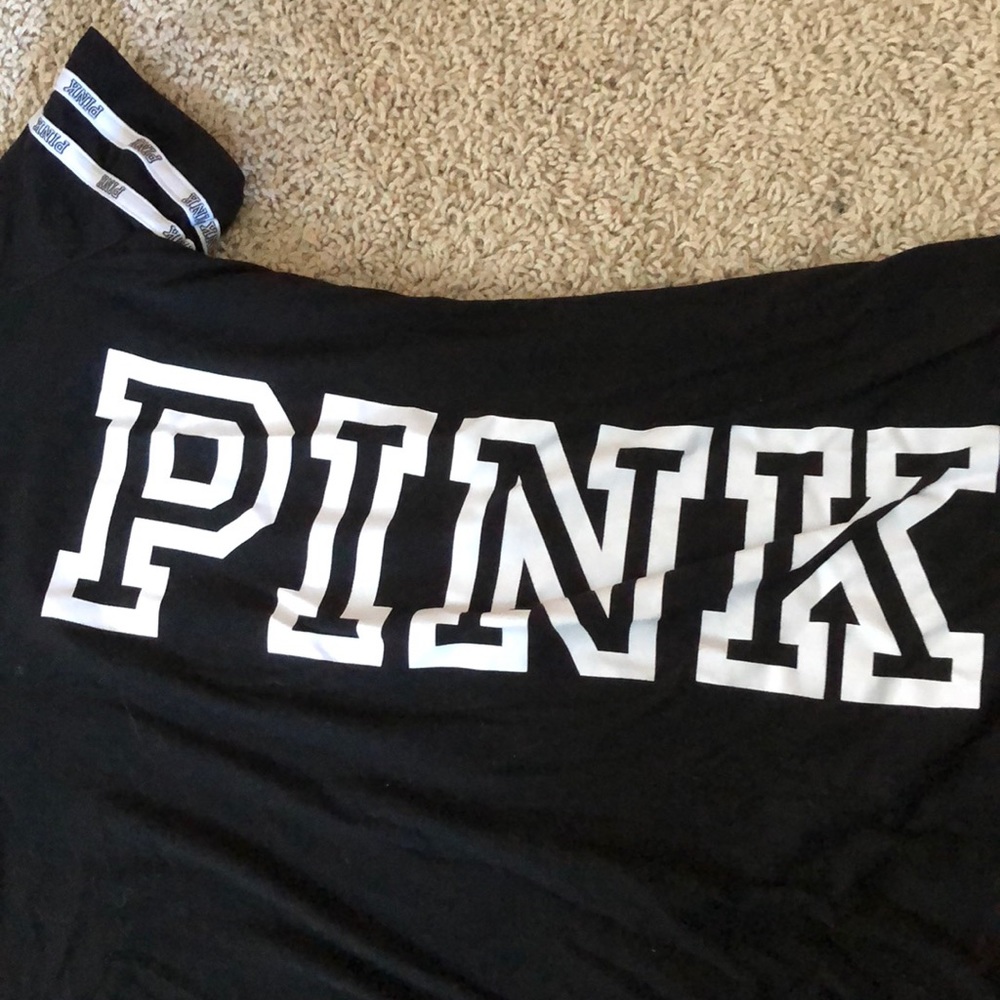 B&W PINK V-NECK TOP